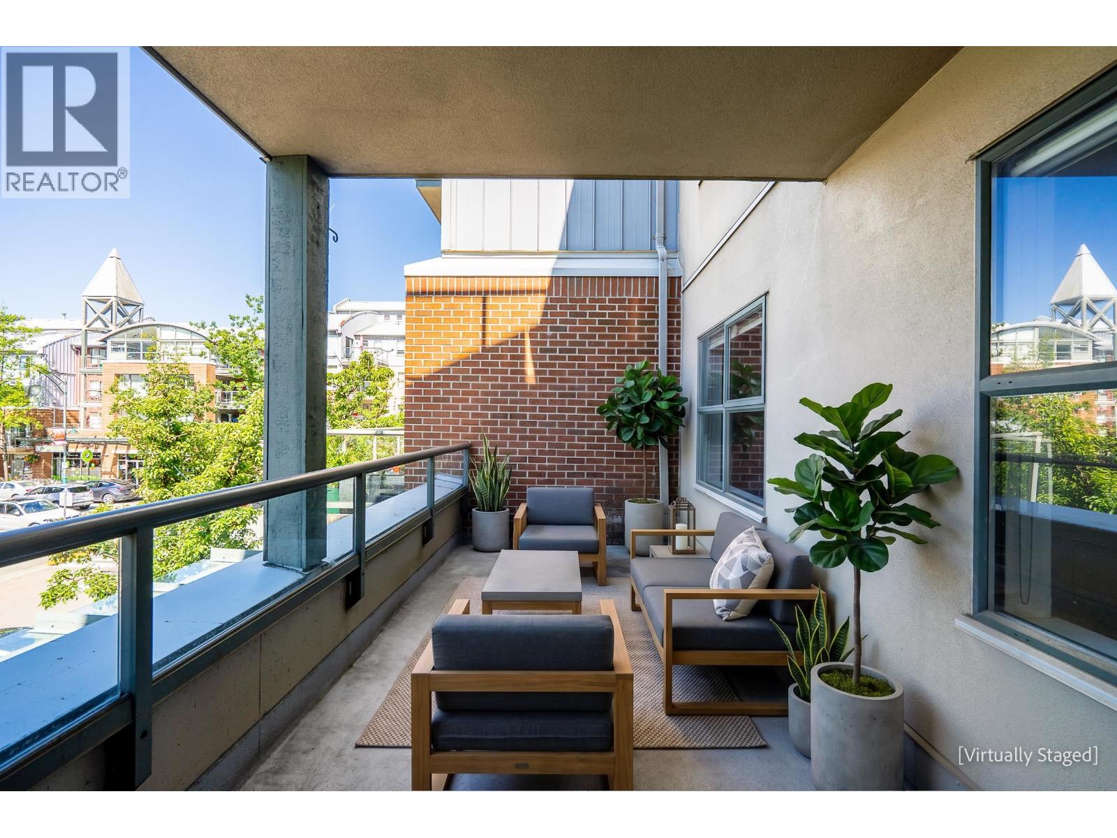 204 260 NEWPORT DRIVE, Port Moody, British Columbia