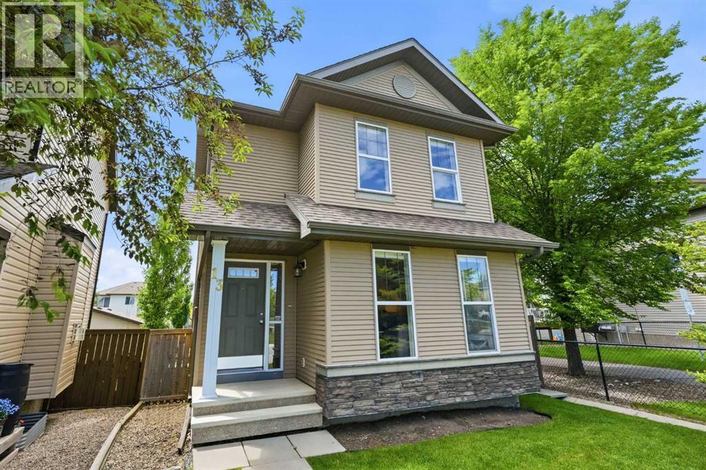 13 Drake Landing Way, Okotoks, Alberta  T1S 0B9 - Photo 3 - A2322468