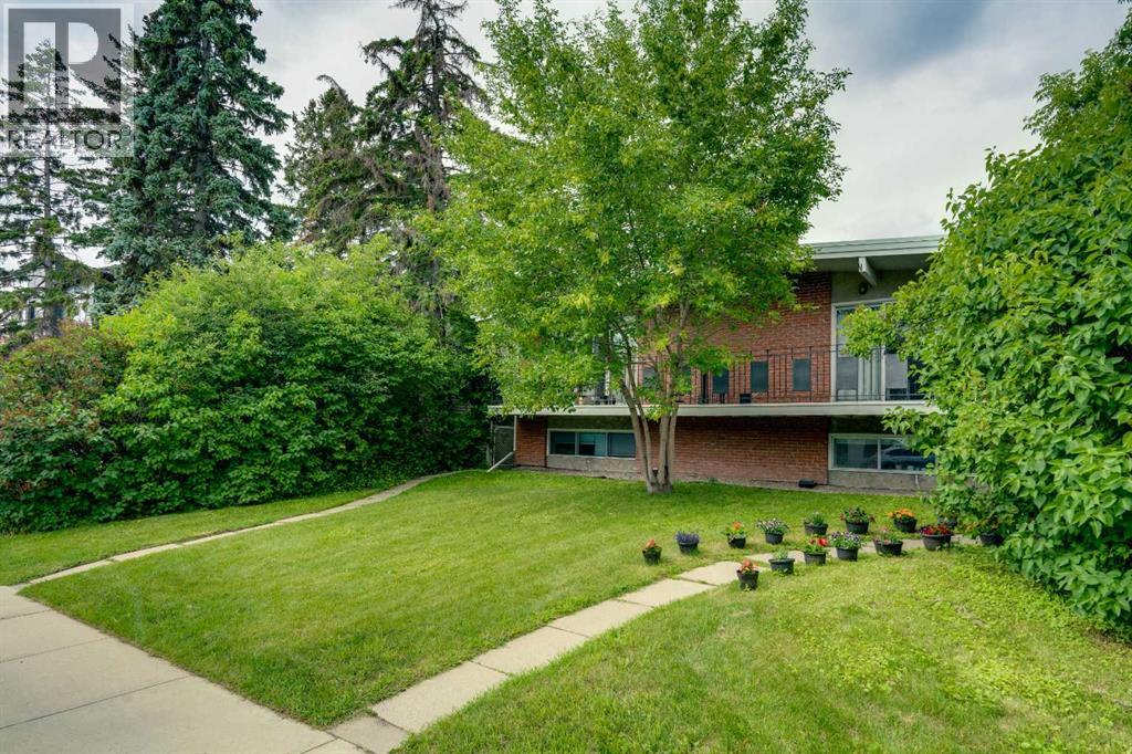 2431 & 2429 26 Street SW, Calgary, Alberta  T3E 2A6 - Photo 2 - A2326037