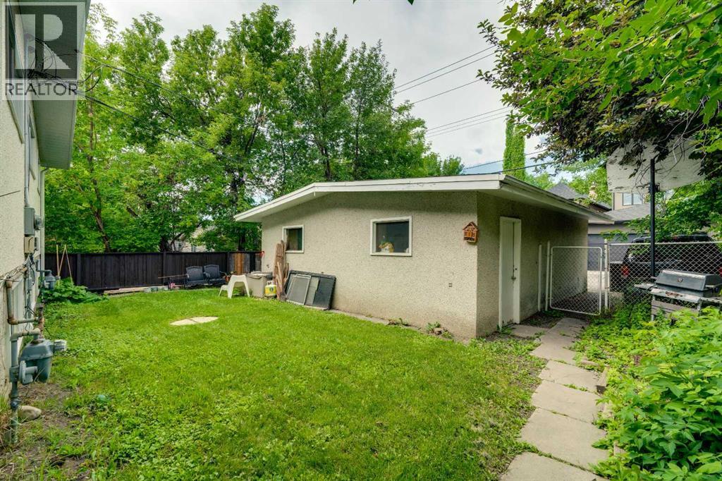 2431 & 2429 26 Street SW, Calgary, Alberta  T3E 2A6 - Photo 5 - A2326037