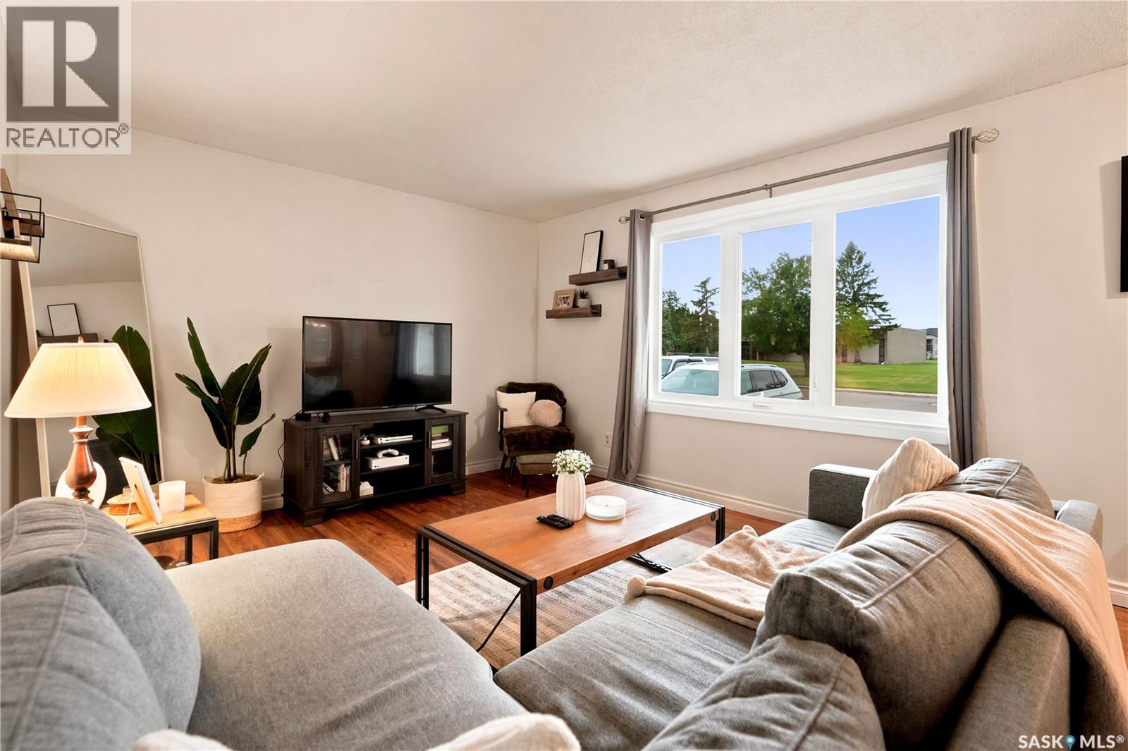 1063 Dorothy Street, Regina, Saskatchewan  S4X 1E8 - Photo 4 - SK044493
