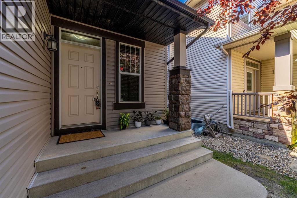 173 Pantego Road NW, Calgary, Alberta  T3K 0B8 - Photo 2 - A2334399