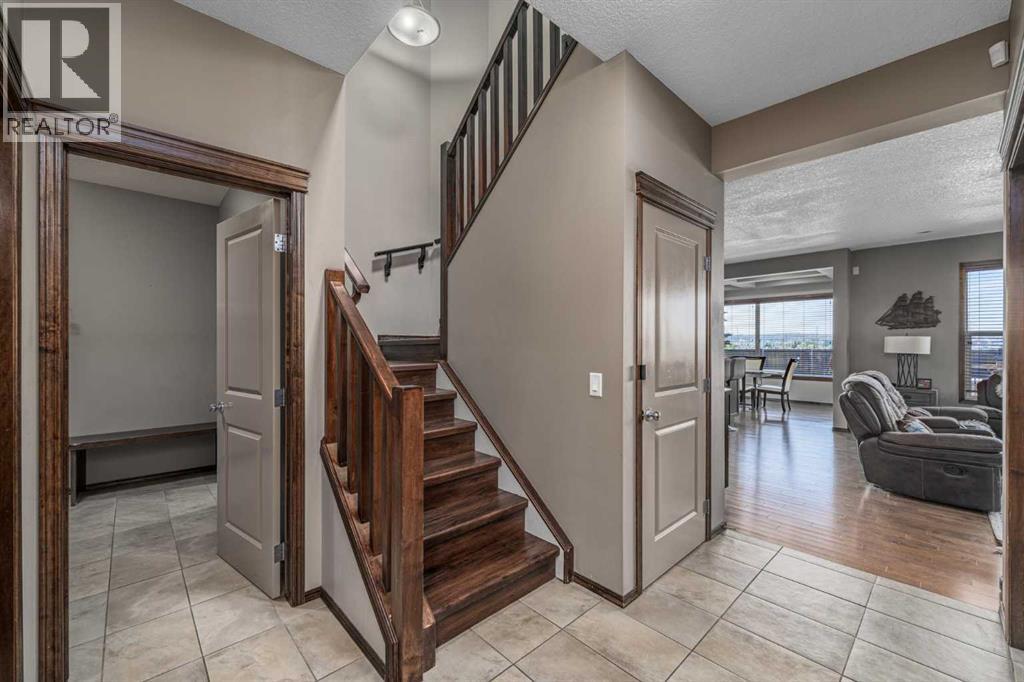 173 Pantego Road NW, Calgary, Alberta  T3K 0B8 - Photo 5 - A2334399