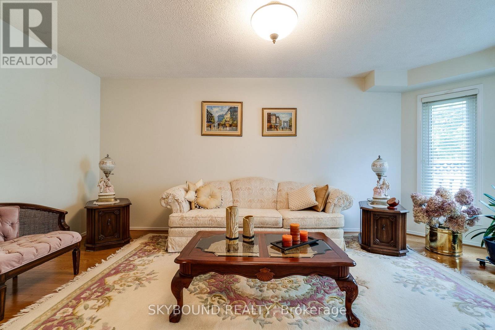 6304 Culmore Crescent, Mississauga, Ontario  L5V 1J1 - Photo 8 - W13548520