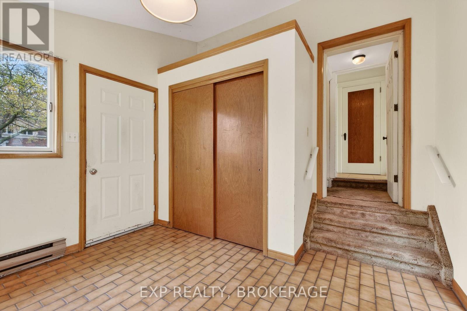 11 Carruthers Avenue, Kingston, Ontario  K7L 1L9 - Photo 12 - X13467210