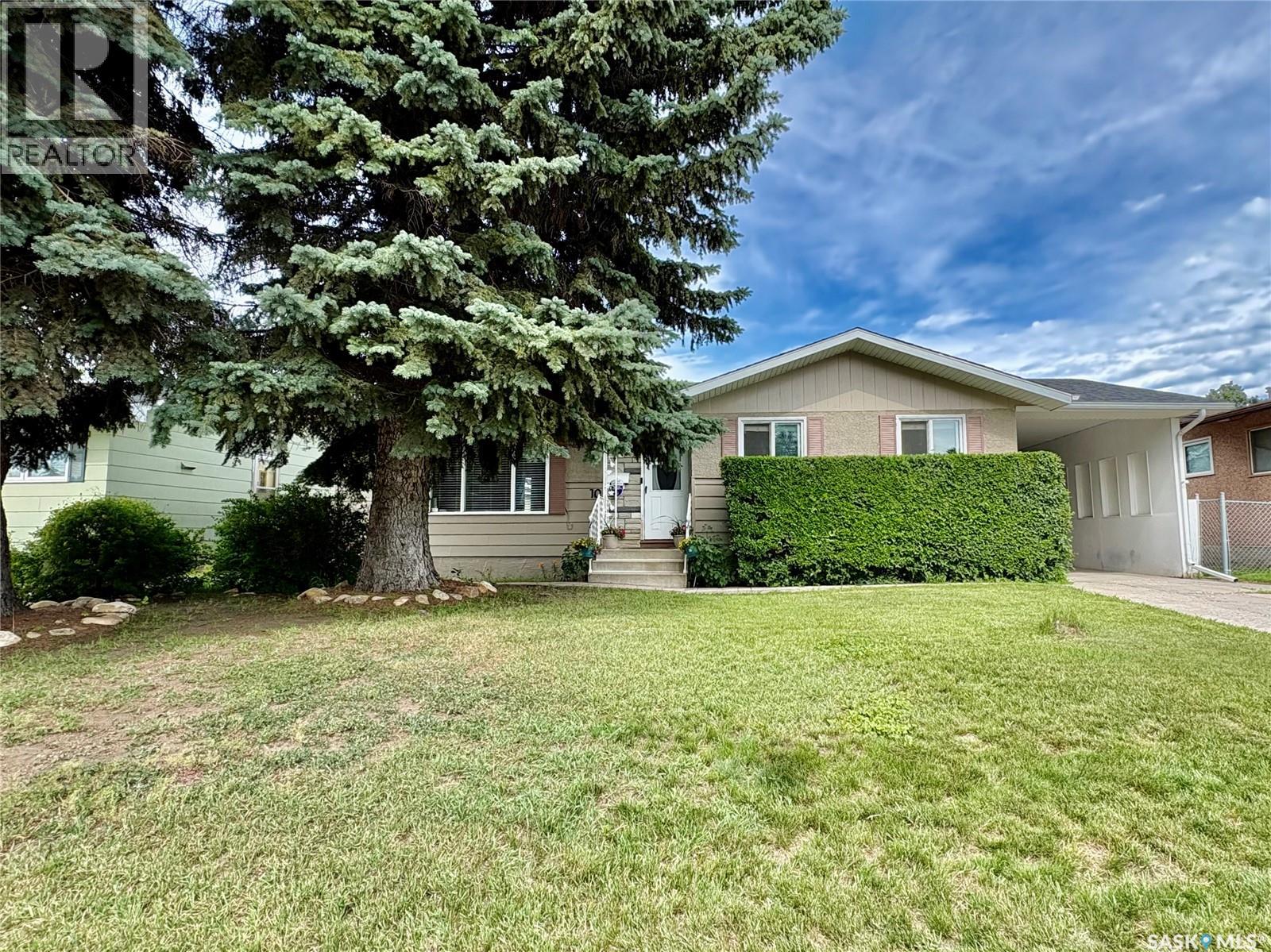10 Mackie Crescent, Saskatoon, Saskatchewan  S7L 3V3 - Photo 1 - SK042364