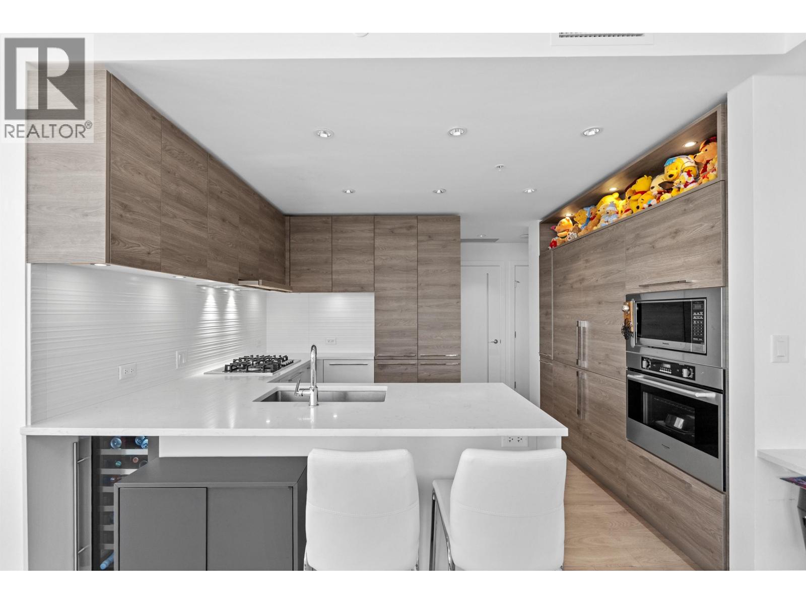 2805 7358 EDMONDS STREET, Burnaby, British Columbia