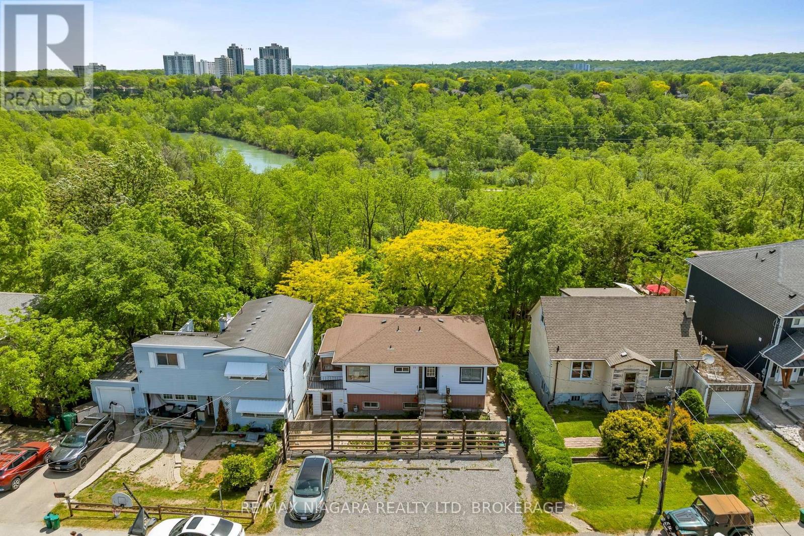 73 Hillview Road, St. Catharines, Ontario  L2S 1S8 - Photo 2 - X13640708