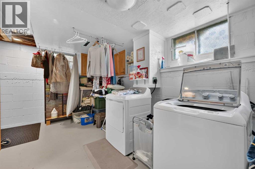 8008 36 Avenue NW, Calgary, Alberta  T3B 1W3 - Photo 30 - A2329770