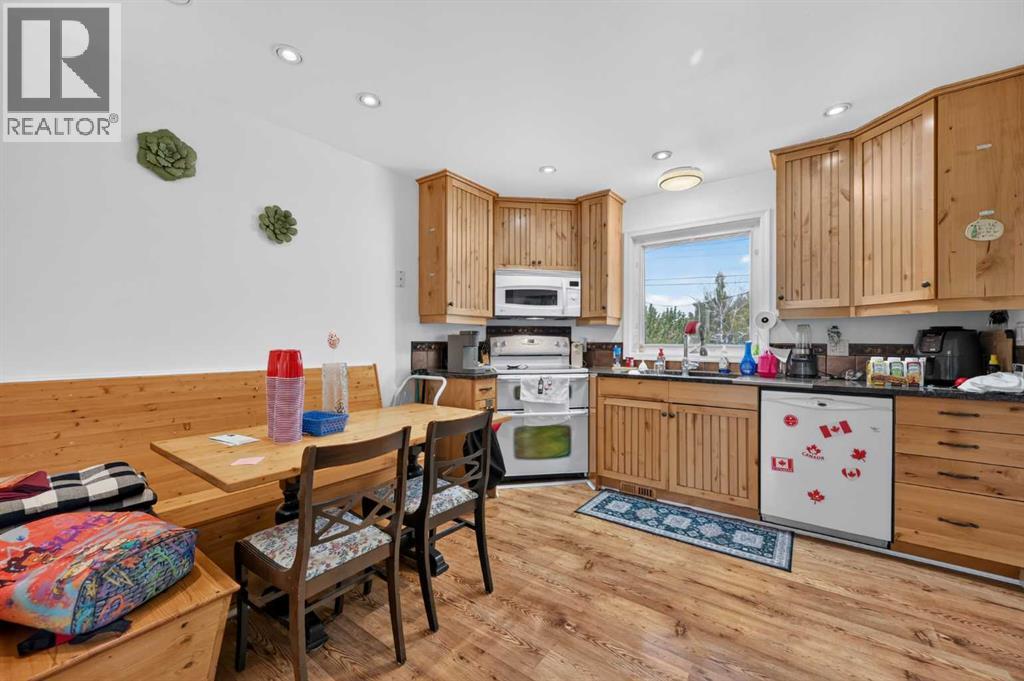8008 36 Avenue NW, Calgary, Alberta  T3B 1W3 - Photo 16 - A2329770