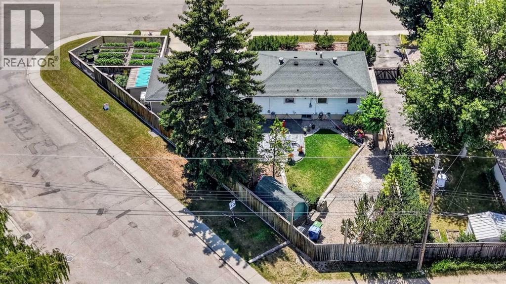 8008 36 Avenue NW, Calgary, Alberta  T3B 1W3 - Photo 8 - A2329770