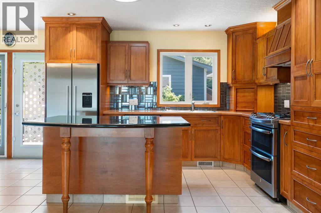2712 Conrad Drive NW, Calgary, Alberta  T2L 1B4 - Photo 21 - A2331025