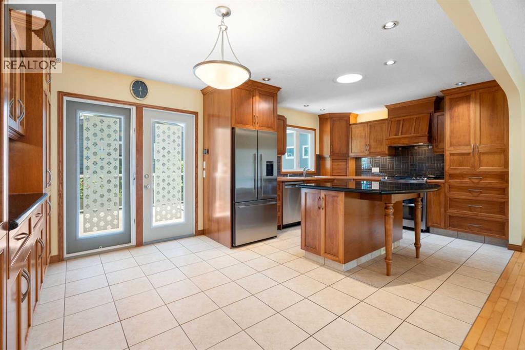 2712 Conrad Drive NW, Calgary, Alberta  T2L 1B4 - Photo 20 - A2331025