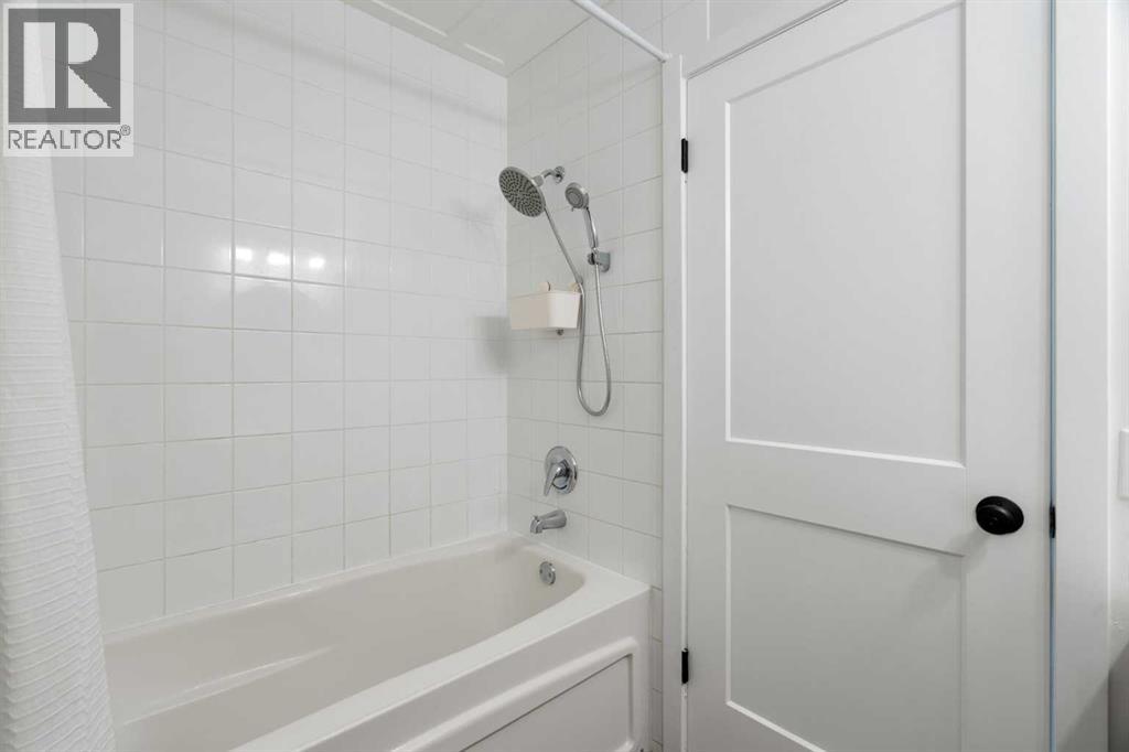 8424 Berkley Road NW, Calgary, Alberta  T3K 1B4 - Photo 16 - A2331437