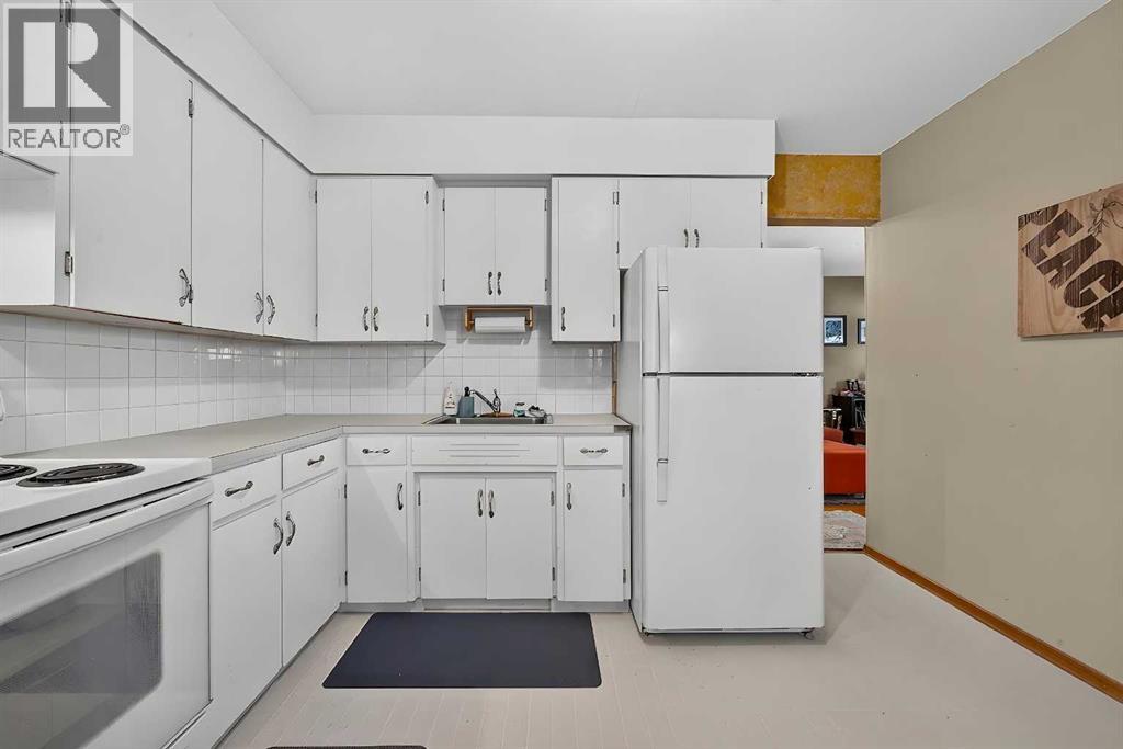 14 Rosetree Crescent NW, Calgary, Alberta  T2K 1M9 - Photo 36 - A2332942