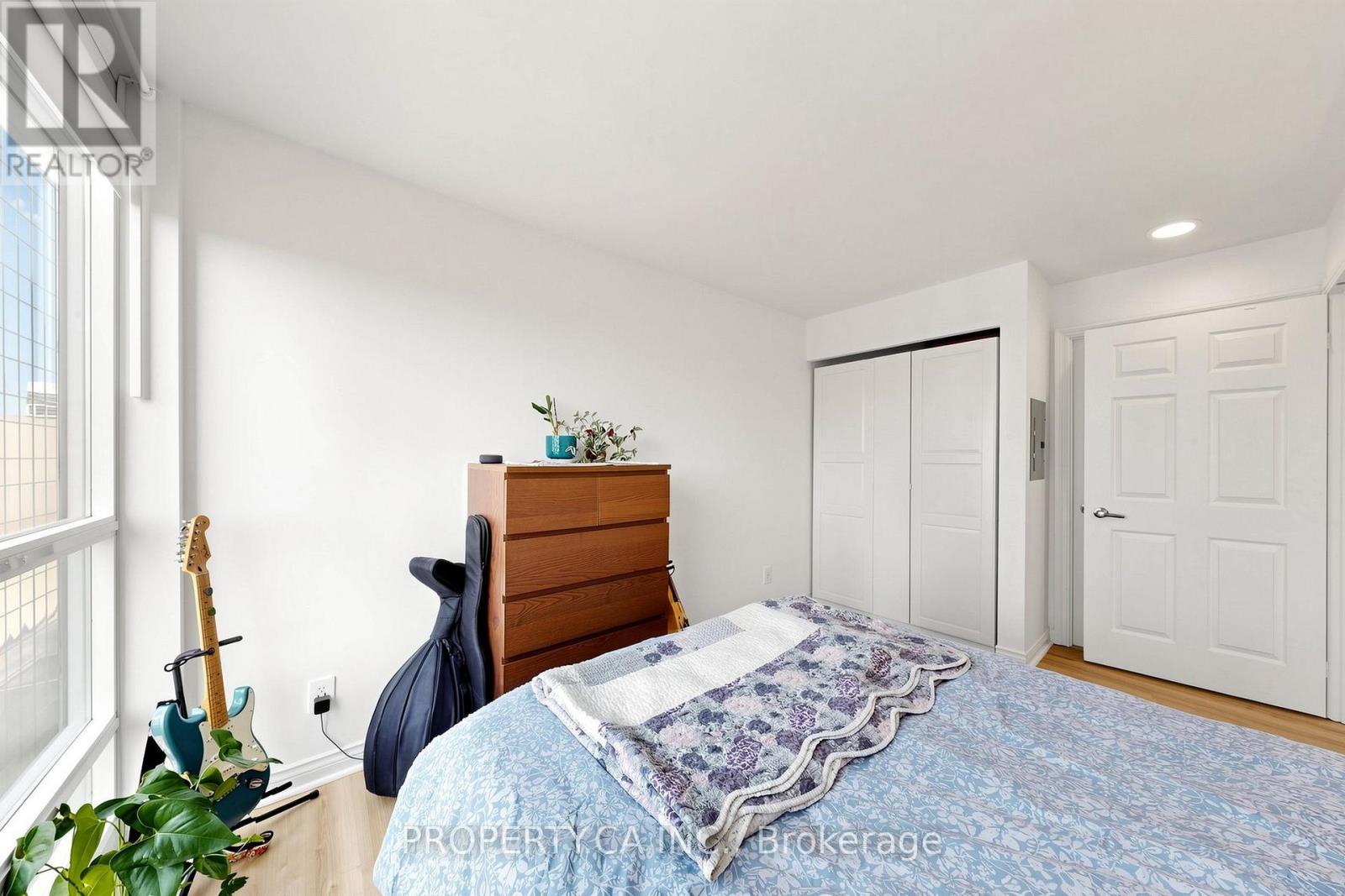 1812 - 763 Bay Street, Toronto, Ontario  M5G 2R3 - Photo 14 - C13640722