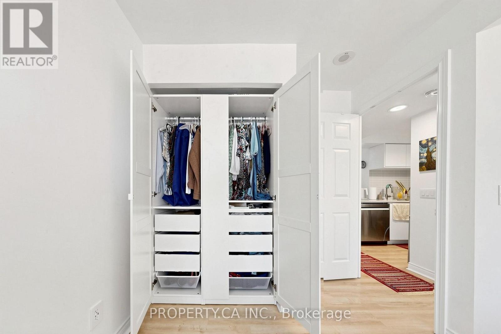 1812 - 763 Bay Street, Toronto, Ontario  M5G 2R3 - Photo 16 - C13640722