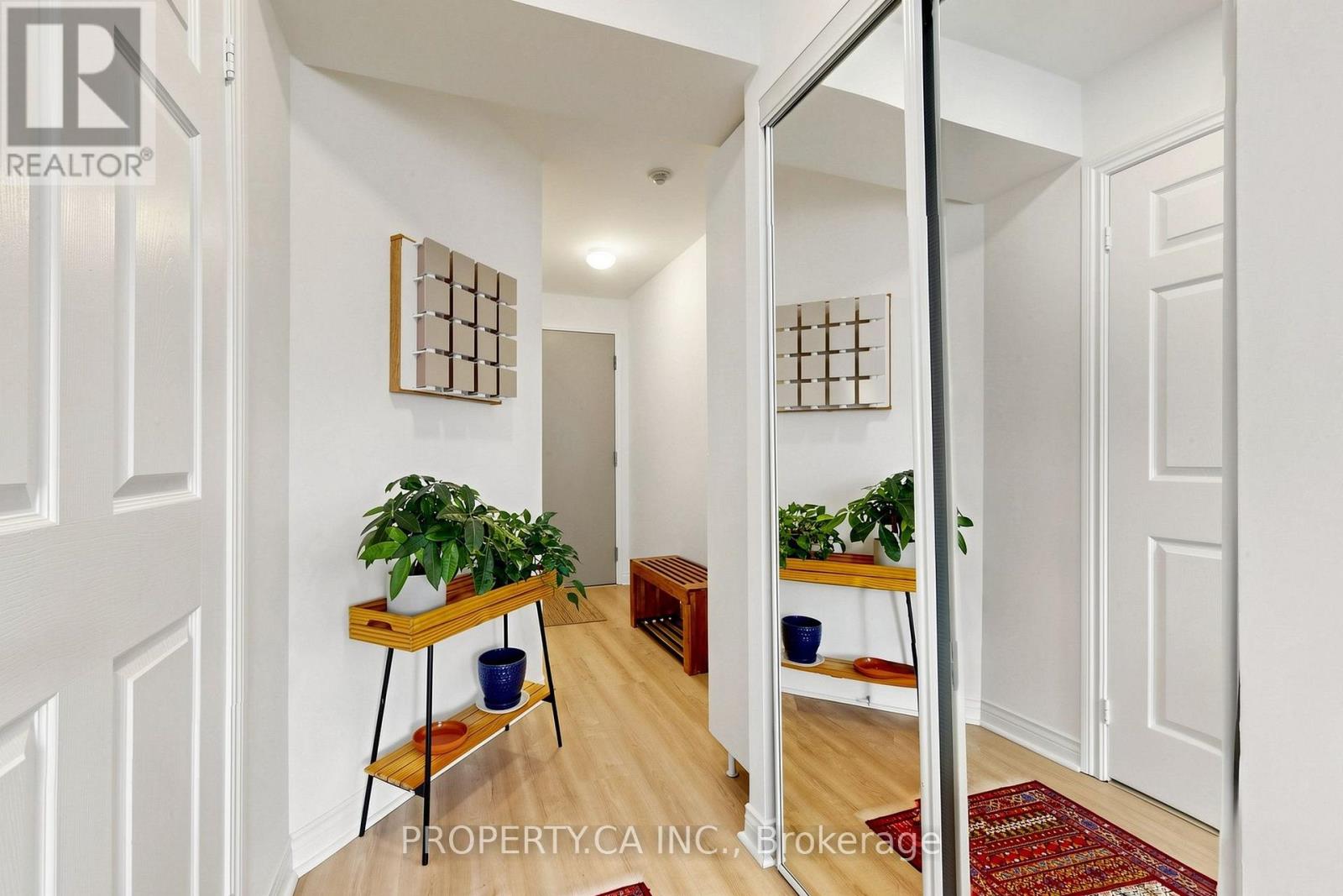 1812 - 763 Bay Street, Toronto, Ontario  M5G 2R3 - Photo 19 - C13640722