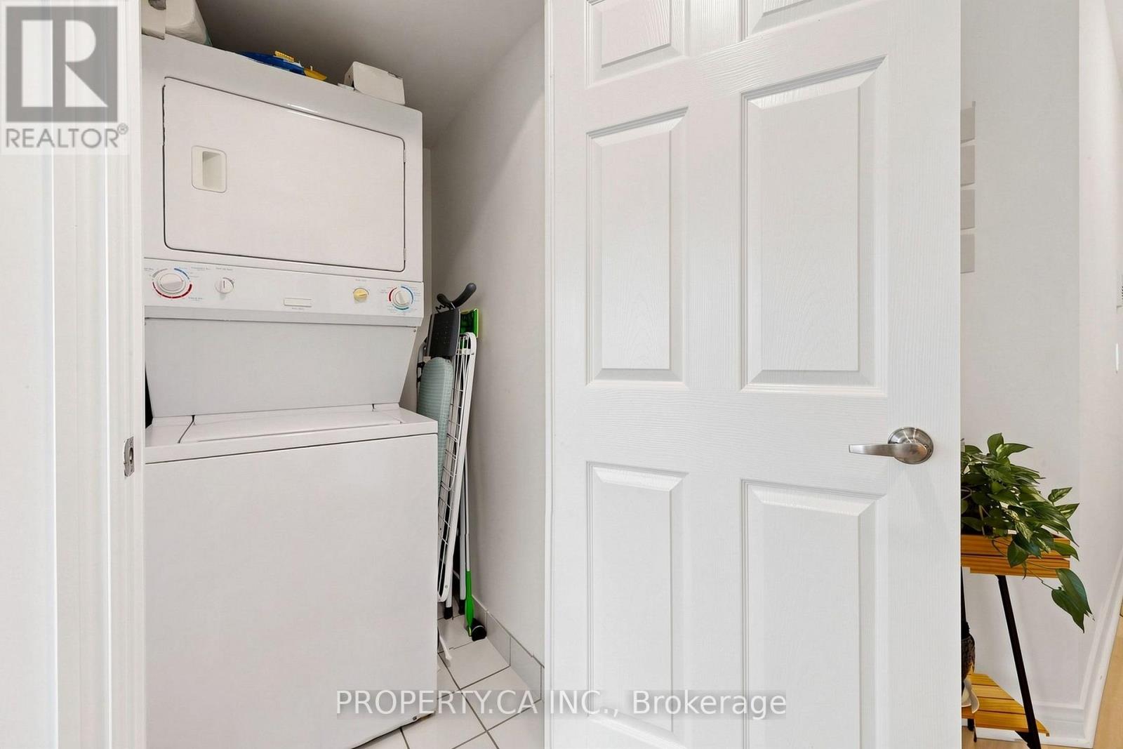 1812 - 763 Bay Street, Toronto, Ontario  M5G 2R3 - Photo 21 - C13640722