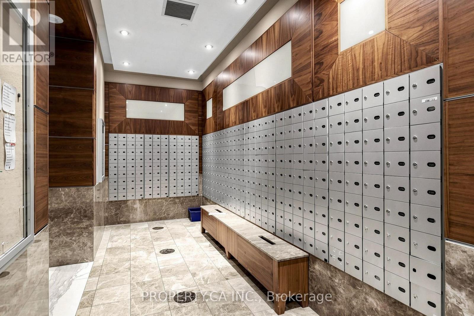 1812 - 763 Bay Street, Toronto, Ontario  M5G 2R3 - Photo 32 - C13640722