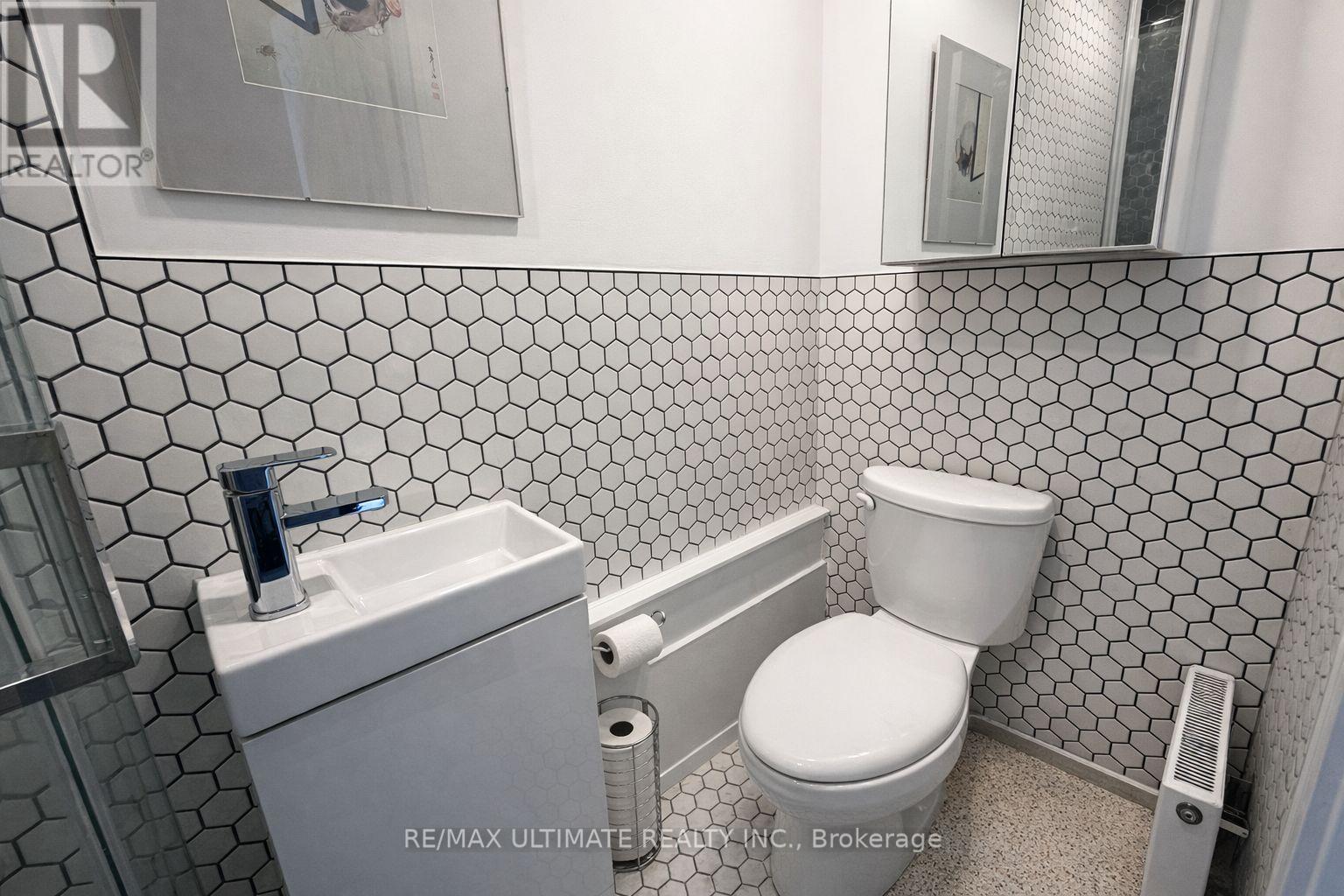 301 - 432 St Clarens Avenue, Toronto, Ontario  M6H 3W3 - Photo 11 - C13640792