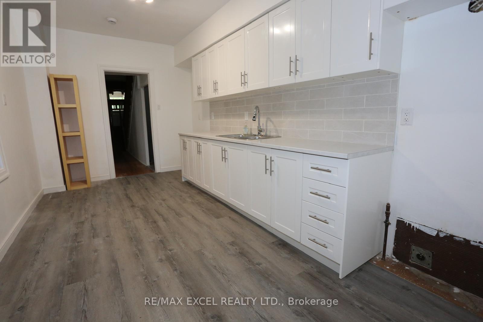 15 Oxford Street, Toronto, Ontario  M5T 1N8 - Photo 11 - C13640802
