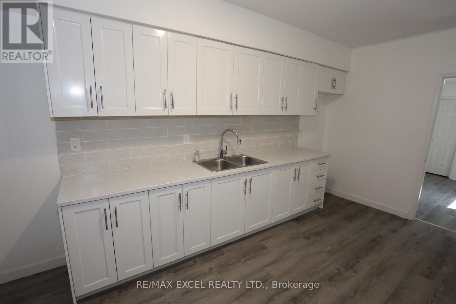 15 Oxford Street, Toronto, Ontario  M5T 1N8 - Photo 12 - C13640802