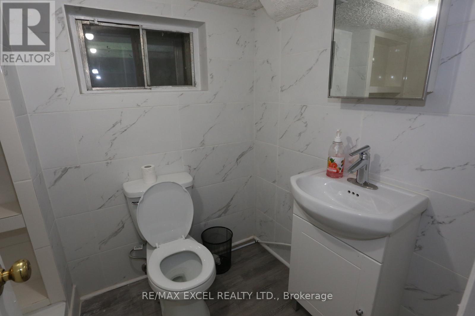 15 Oxford Street, Toronto, Ontario  M5T 1N8 - Photo 16 - C13640802