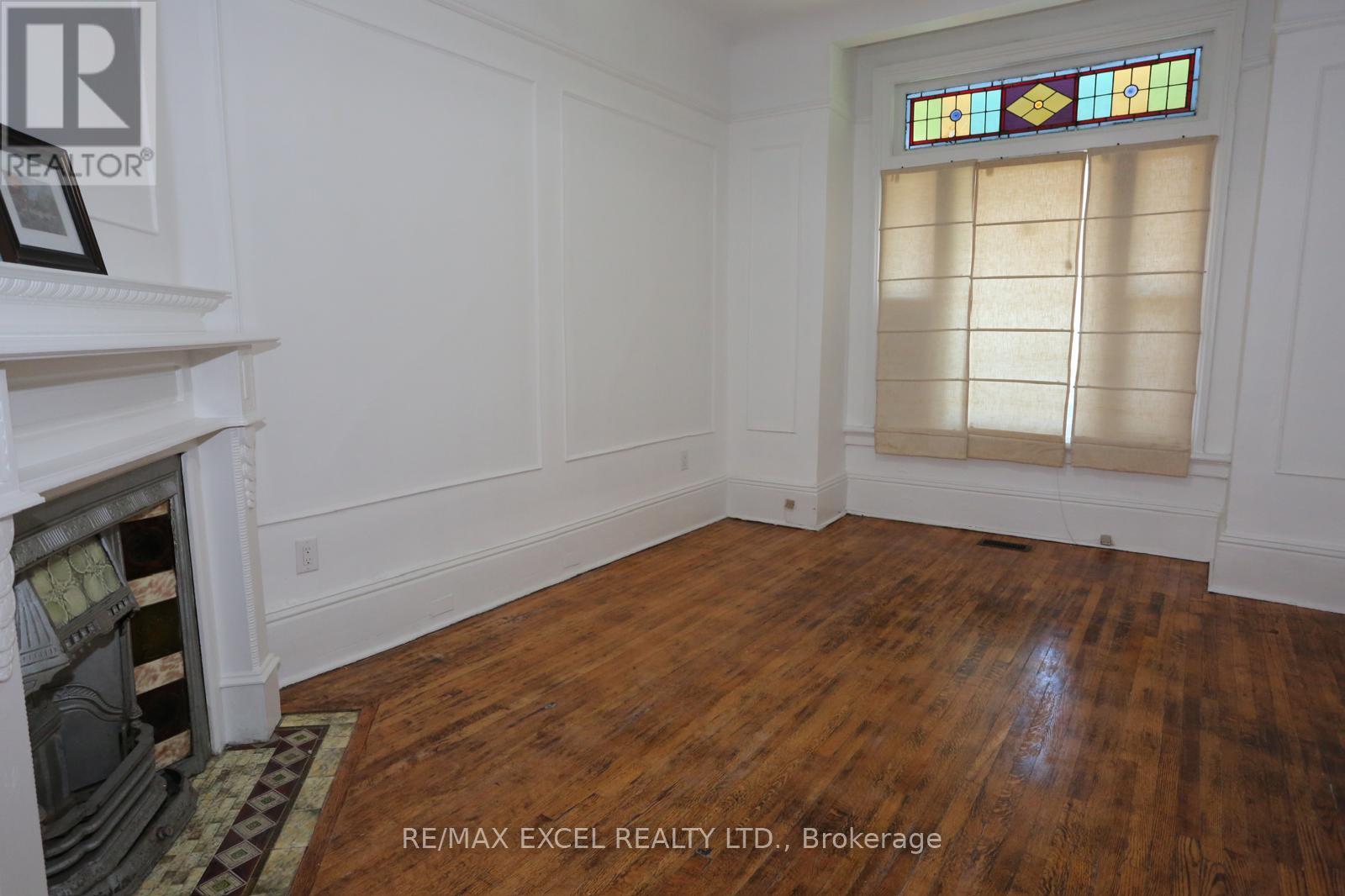15 Oxford Street, Toronto, Ontario  M5T 1N8 - Photo 2 - C13640802