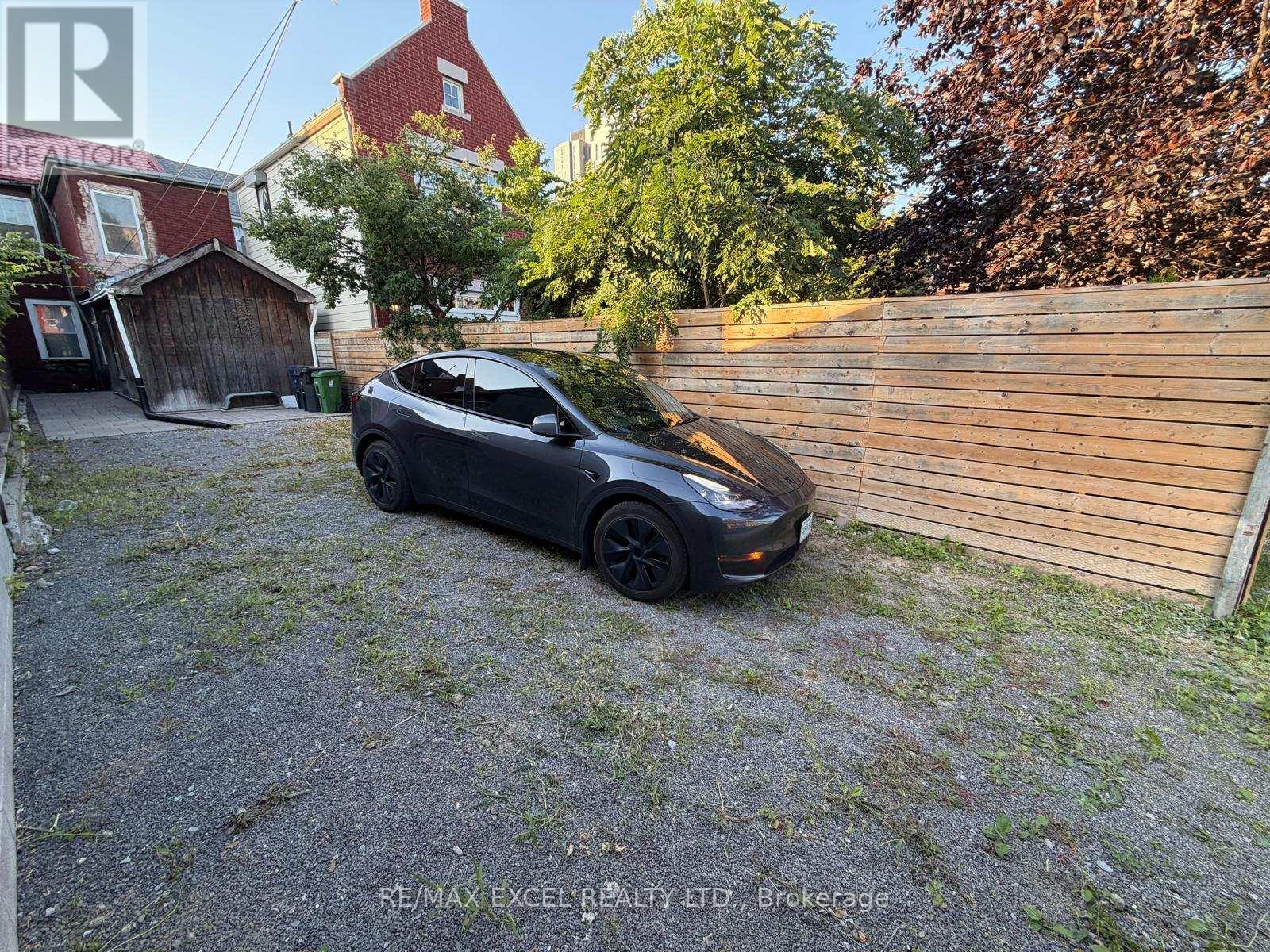 15 Oxford Street, Toronto, Ontario  M5T 1N8 - Photo 23 - C13640802