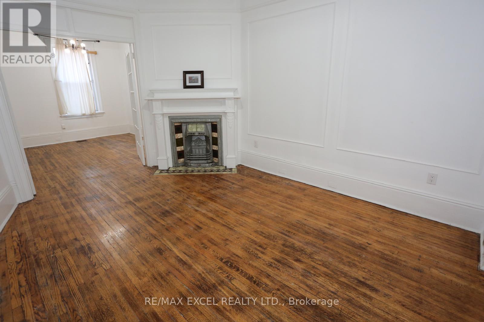 15 Oxford Street, Toronto, Ontario  M5T 1N8 - Photo 3 - C13640802