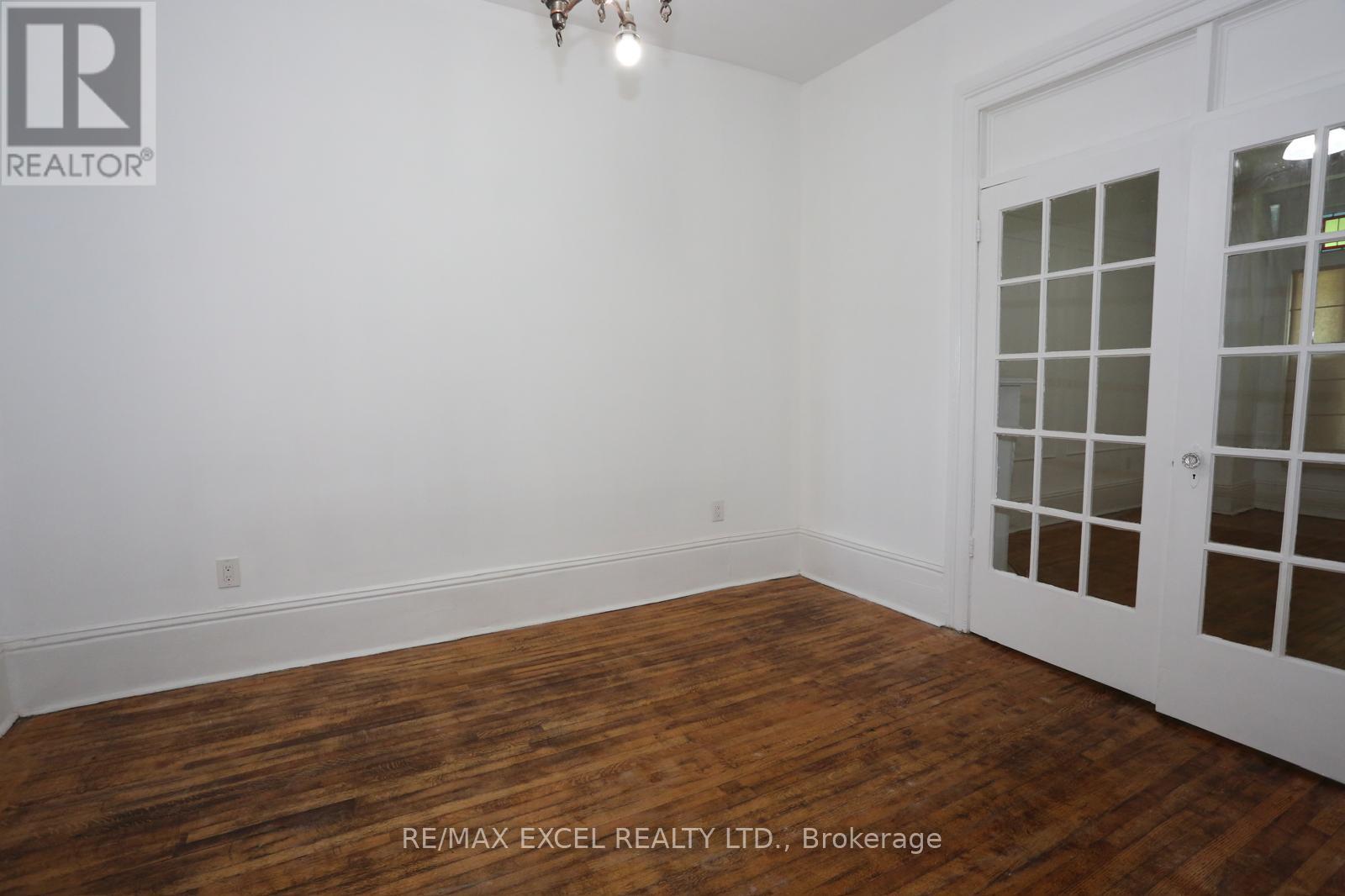 15 Oxford Street, Toronto, Ontario  M5T 1N8 - Photo 5 - C13640802