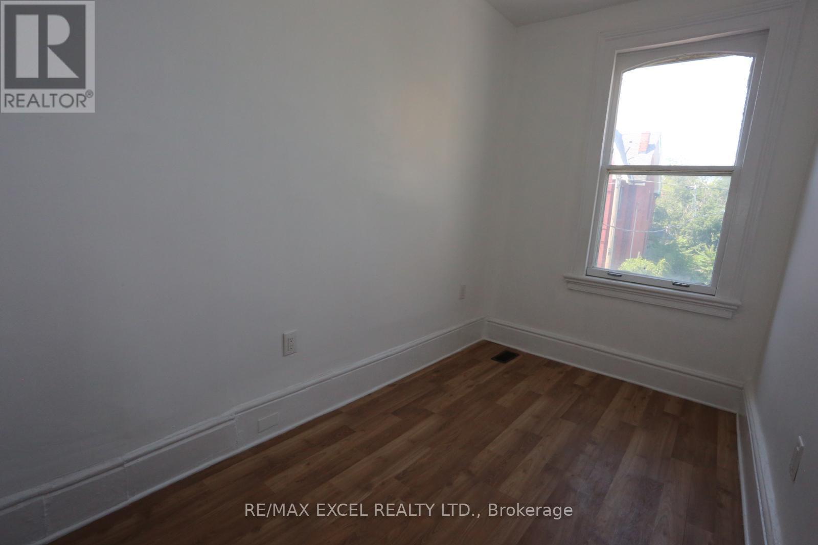 15 Oxford Street, Toronto, Ontario  M5T 1N8 - Photo 9 - C13640802