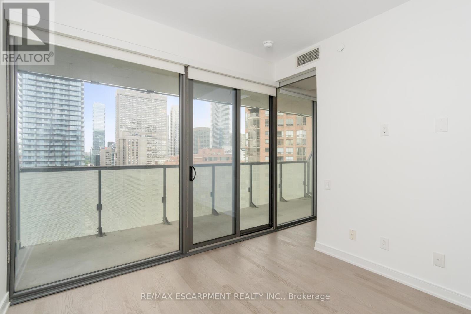 2209 - 57 St Joseph Street, Toronto, Ontario  M5S 0C5 - Photo 12 - C13640818
