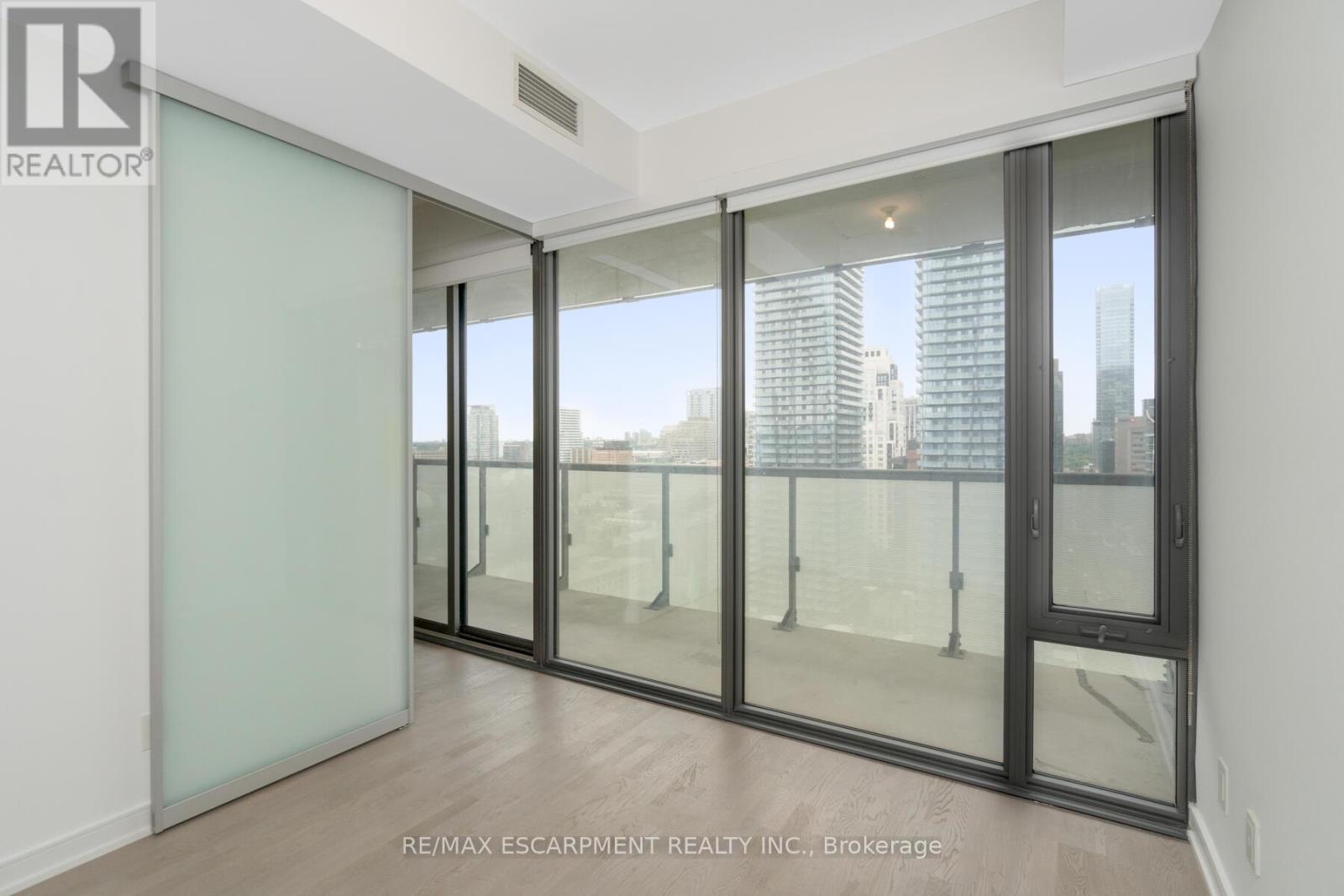 2209 - 57 St Joseph Street, Toronto, Ontario  M5S 0C5 - Photo 19 - C13640818