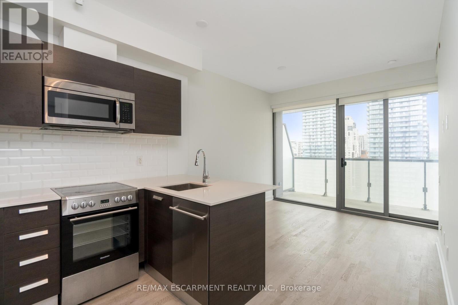 2209 - 57 St Joseph Street, Toronto, Ontario  M5S 0C5 - Photo 5 - C13640818