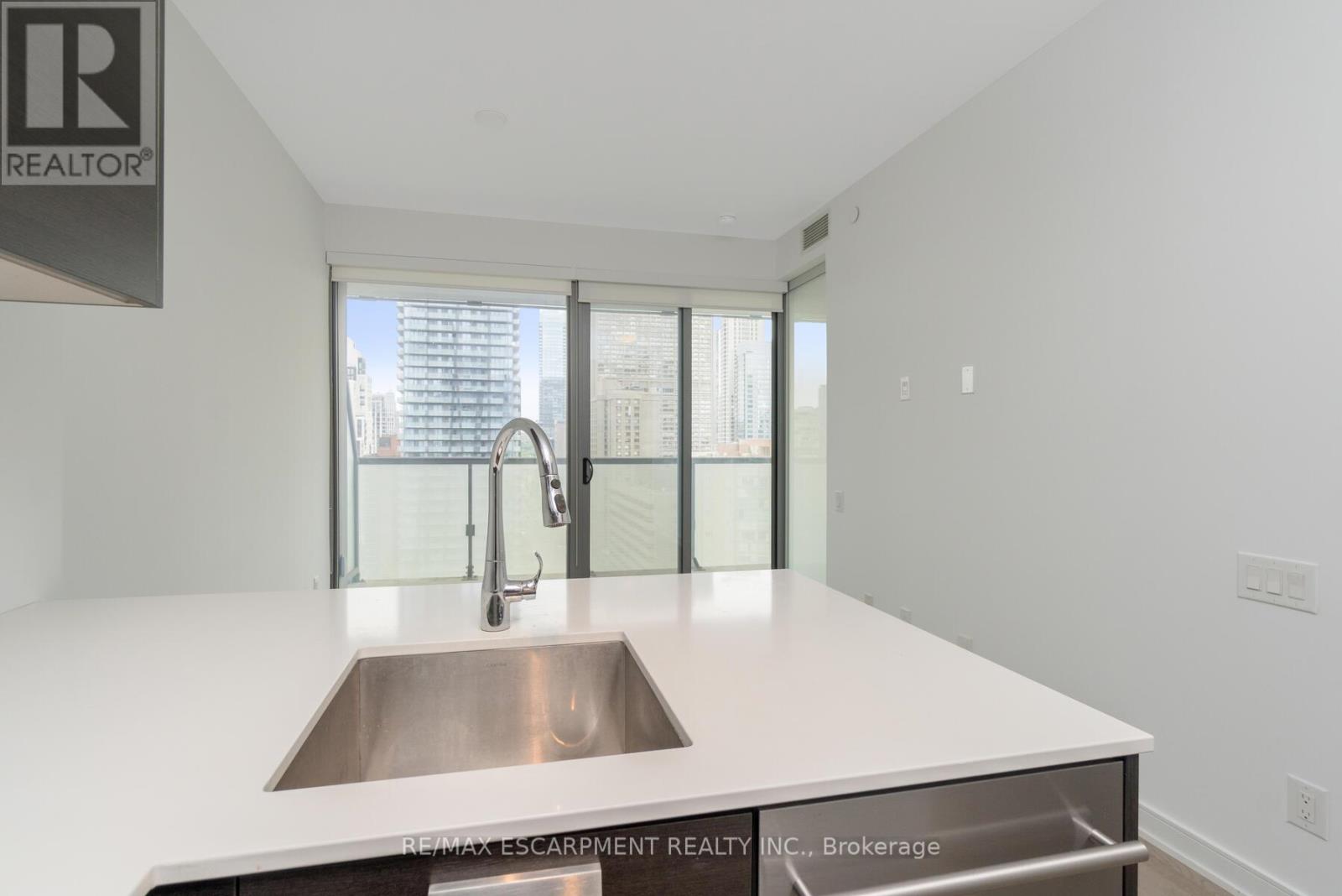 2209 - 57 St Joseph Street, Toronto, Ontario  M5S 0C5 - Photo 9 - C13640818