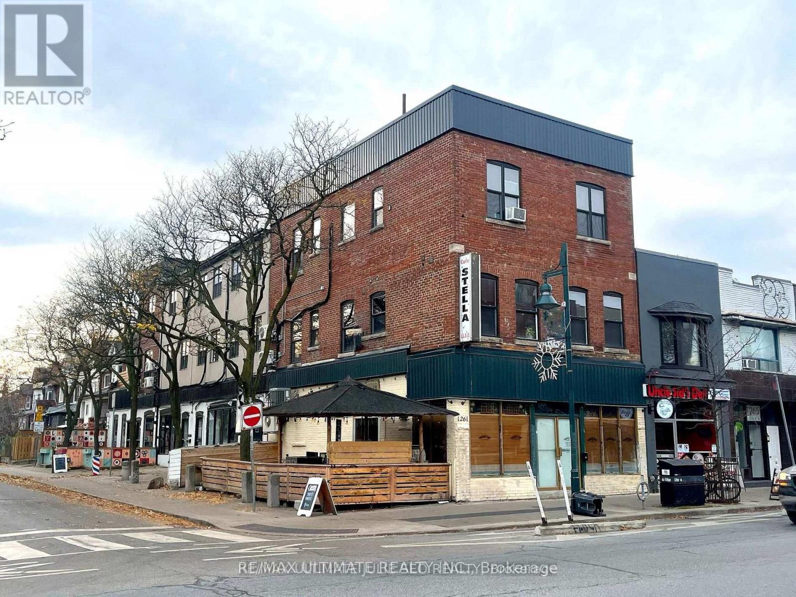 203 - 432 ST CLARENS AVENUE