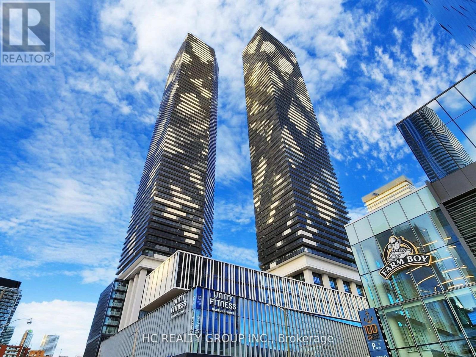 <div class="slider-price">$799,000</div><p>6901 - 55 Cooper Street, Toronto, Ontario</p>
