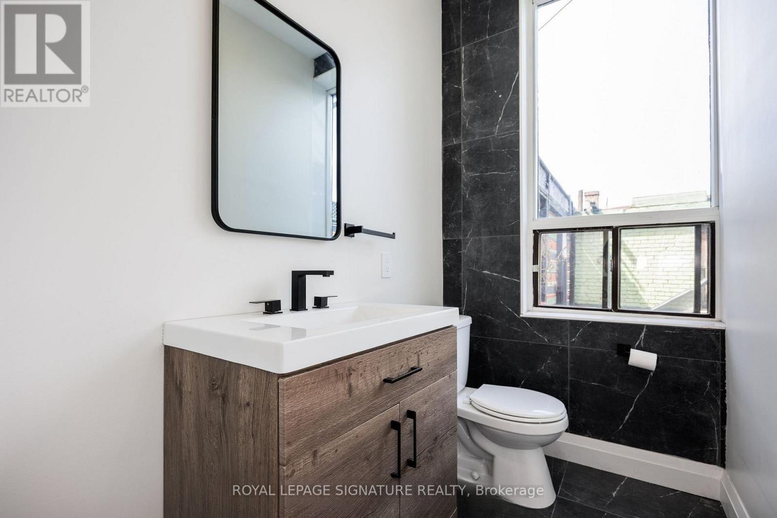 2nd Floor - 414 Spadina Avenue, Toronto, Ontario  M5T 2G7 - Photo 18 - C13640864