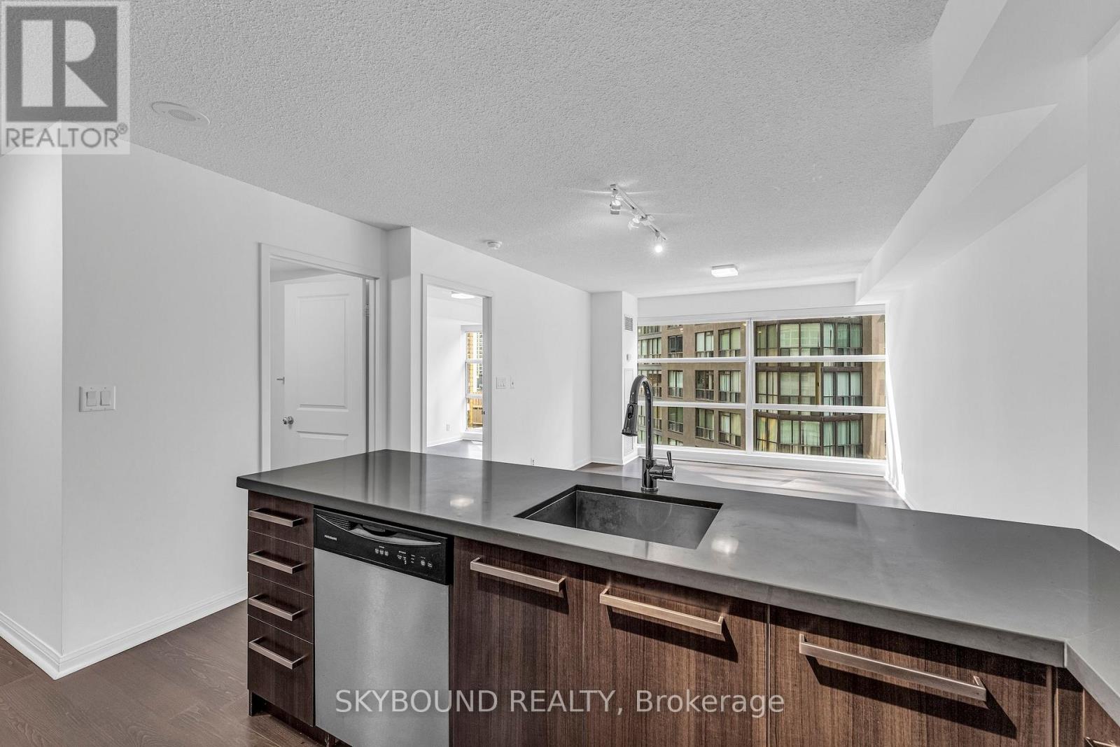 505 - 11 St Joseph Street, Toronto, Ontario  M4Y 1J8 - Photo 7 - C13640932