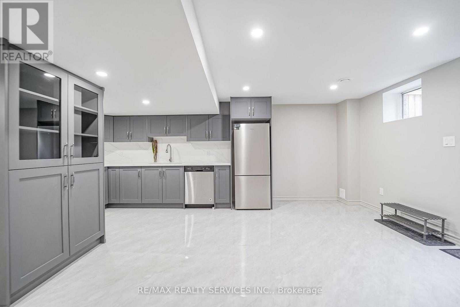 Bsmt - 74 Bremner Street, Whitby, Ontario  L1R 0P9 - Photo 12 - E13640740