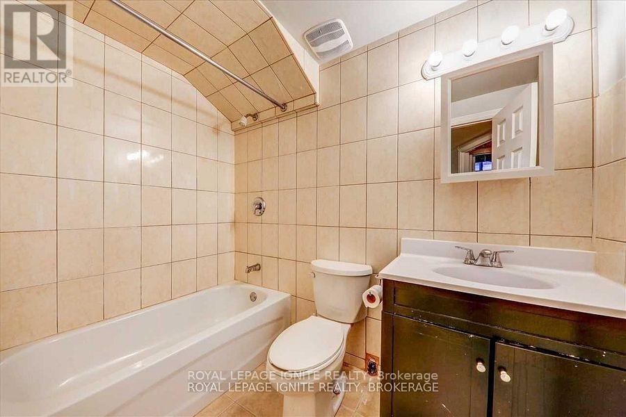 Bsmt - 32 Lansbury Drive, Toronto, Ontario  M1V 3H6 - Photo 10 - E13640846
