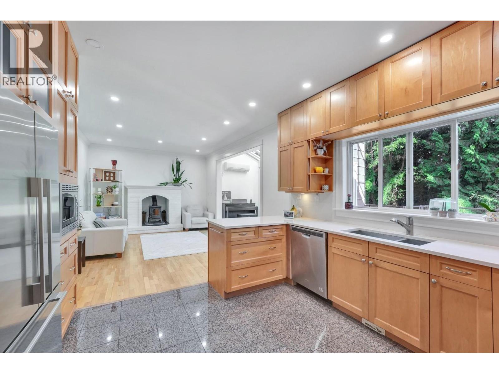 425 Tempe Crescent, North Vancouver, British Columbia V7N 1E7 - Photo 32 - R3138918