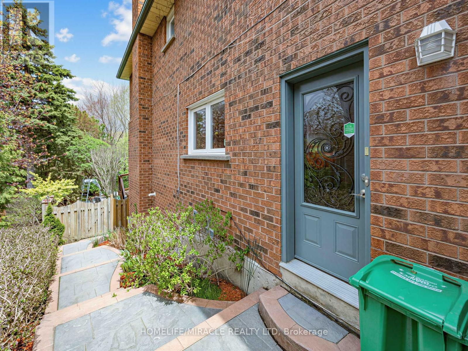 2023 Jacamar Court, Mississauga, Ontario  L5L 3P7 - Photo 32 - W13638286