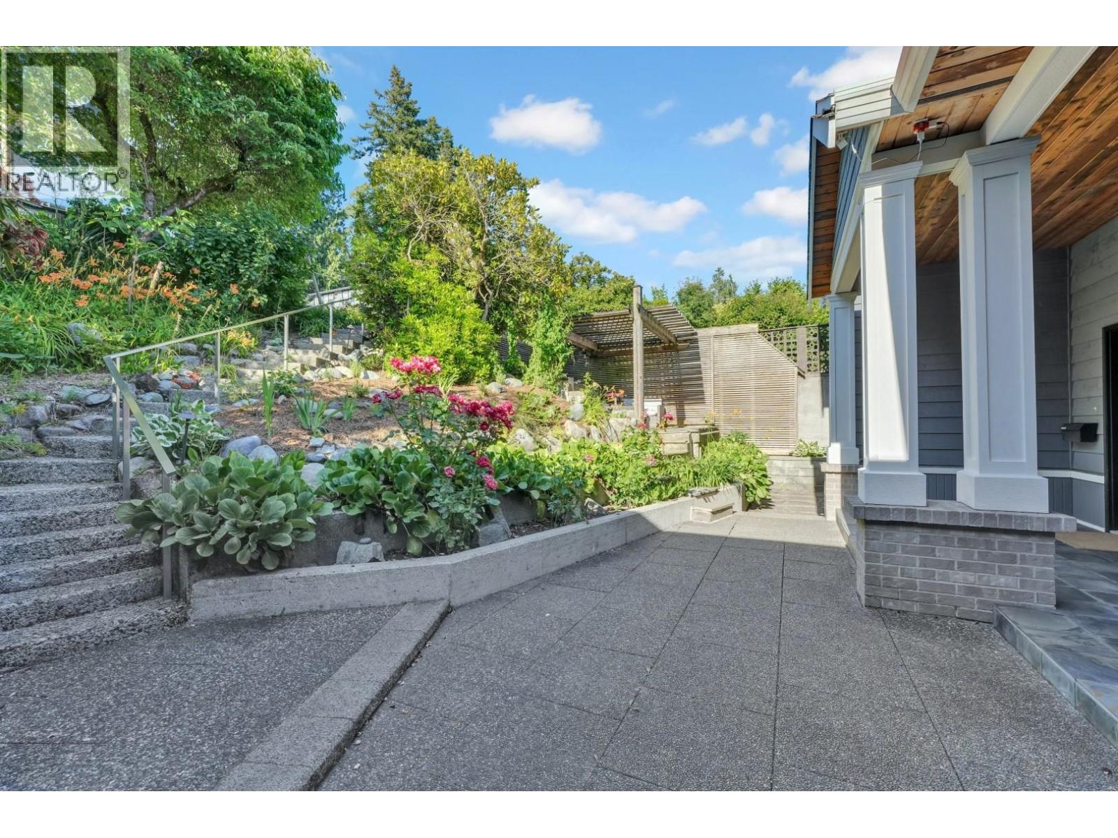 425 Tempe Crescent, North Vancouver, British Columbia V7N 1E7 - Photo 8 - R3138918