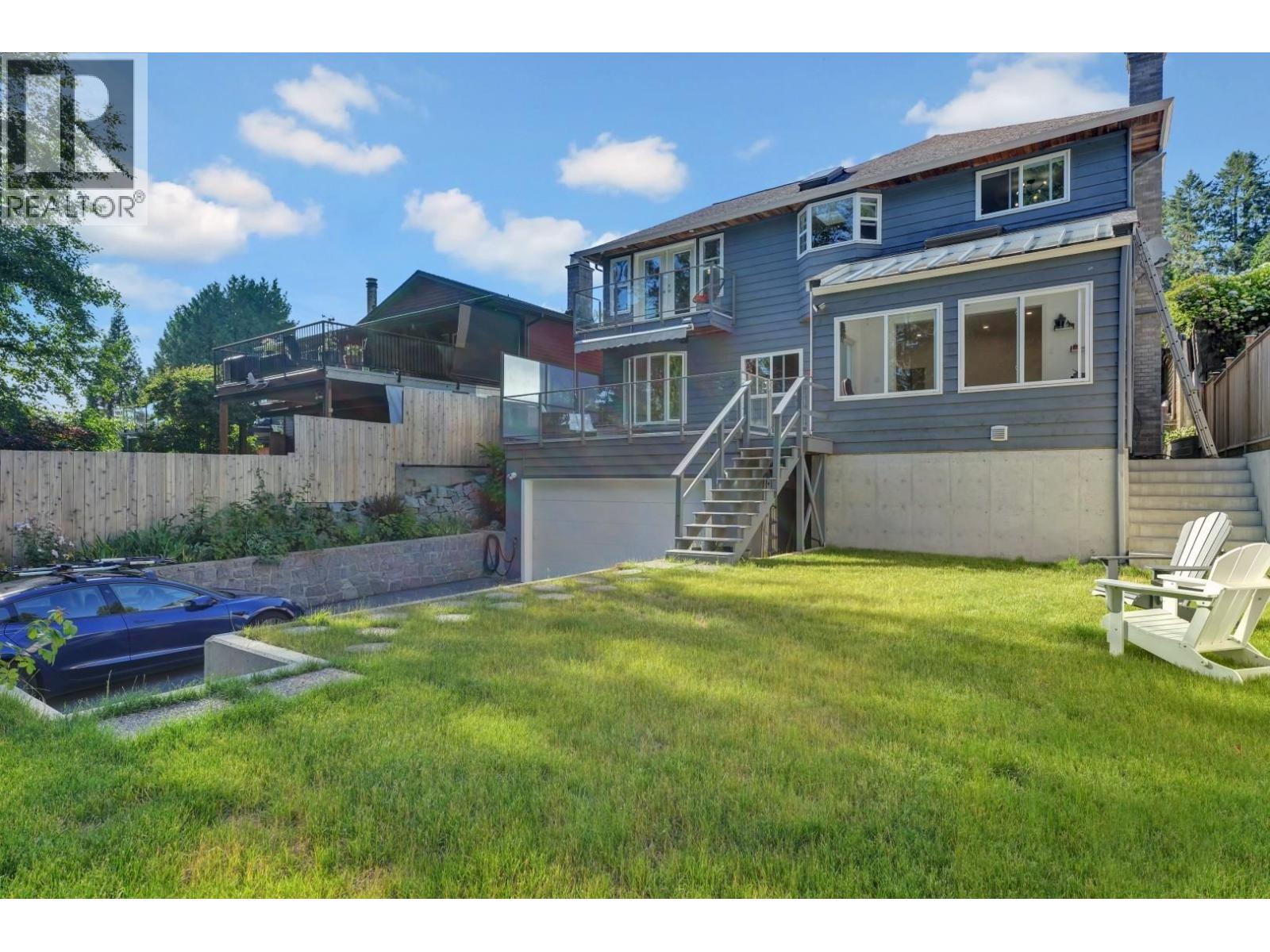 425 Tempe Crescent, North Vancouver, British Columbia V7N 1E7 - Photo 2 - R3138918