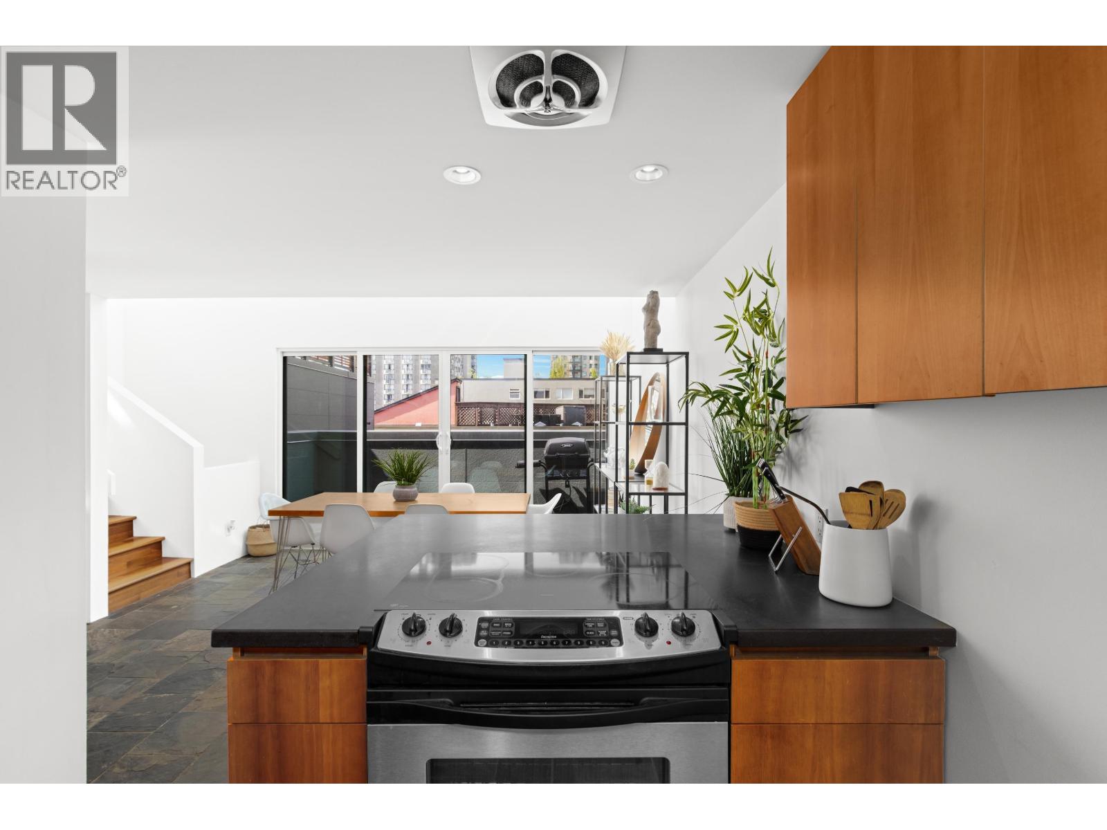 9 1934 Barclay Street, Vancouver, British Columbia V6G 1L3 - Photo 4 - R3126362