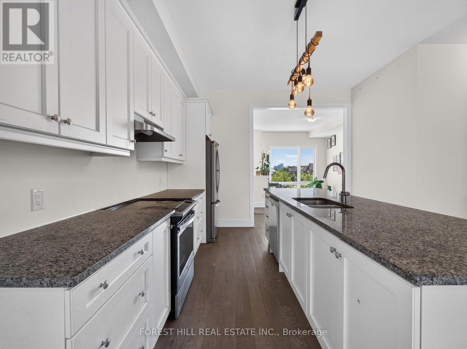 62 Hesperus Road, Vaughan, Ontario  L4J 0K3 - Photo 4 - N13640812