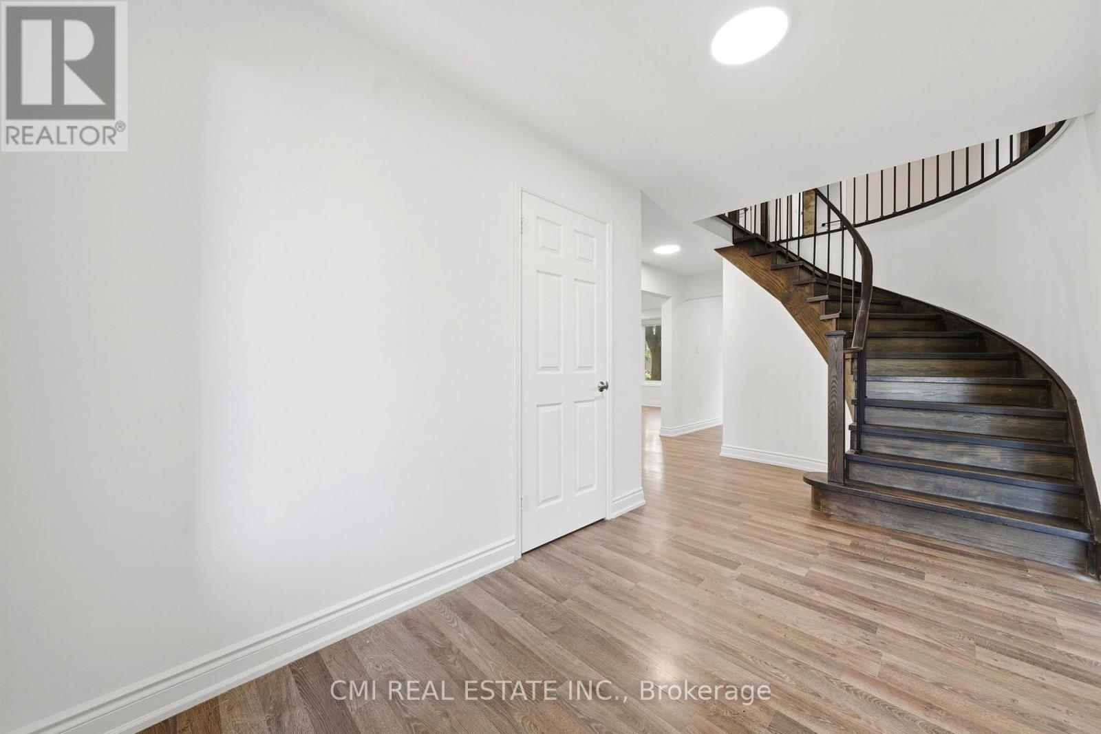 39 Camrose Drive, Georgina, Ontario  L4P 3L6 - Photo 15 - N13640922